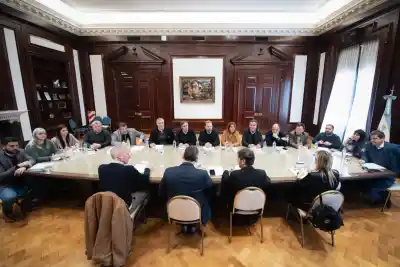 Kicillof y Cuattromo sellaron acuerdos millonarios con 13 intendentes: ¿qué comprarán?