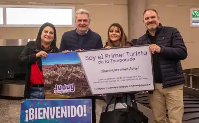 Con música y danza: así recibió Jujuy a los primeros turistas de la temporada invernal