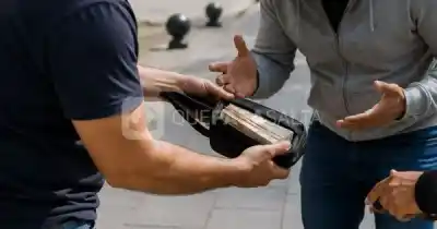 El engaño del bolso con plata: cayeron dos estafadores que robaban en plena calle en Salta