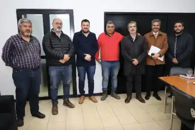 Intendente Serra Recibe al Titular de la SAT y Presentan Nuevo Jefe de Agencia en Monteros