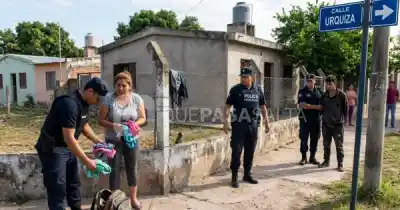 Escapaba con la ropa robada pero no contaba con que la policía lo esperaba afuera