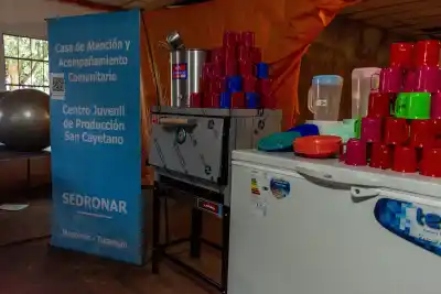El Ministerio Fiscal entregó elementos de cocina e insumos deportivos a un espacio de atención comunitaria de Río Seco
