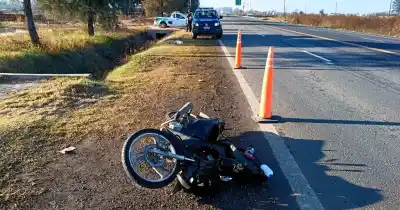 Chocó contra un perro en la ruta 21 y terminó internado en Rosario con traumatismo de cráneo