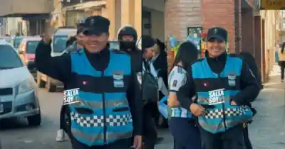 Lloró de emoción pero no se movió: la imagen de un policía que paralizó Salta en pleno festejo mundialista