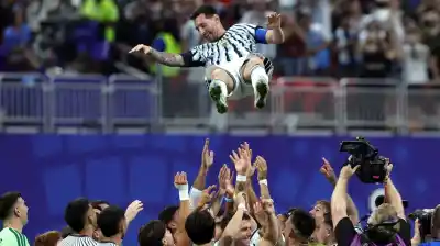 Ni Patrick Mahomes lo podía creer: las estrellas de la NFL se rindieron ante Messi tras la épica ante Egipto