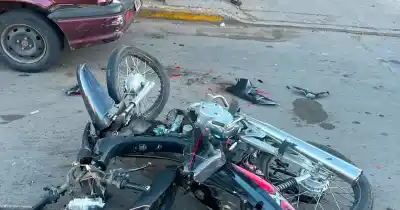 Choque fatal en zona oeste: motociclista de 26 años perdió la vida en Rivarola y Danieri