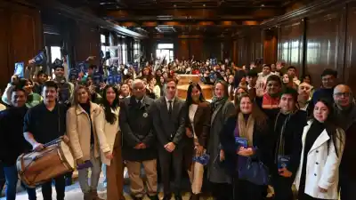 El gesto del jefe de Gabinete que emocionó a estudiantes del interior santiagueño