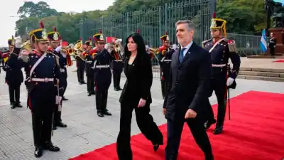 Una embajadora llega a Santiago del Estero con una agenda que incluye fe y política