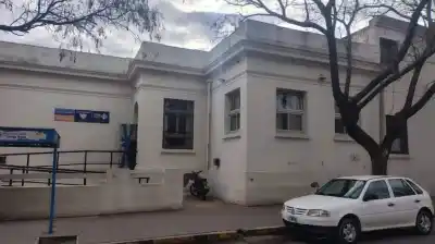 Pelea en un colegio de La Pampa: alumna atacó a otra con un vidrio y tres docentes terminaron heridos