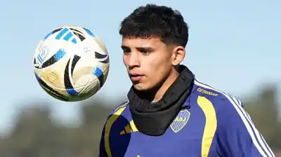 El juvenil de Boca que sorprendió a todos en el amistoso y tiene elogios de Paredes