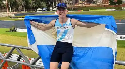 A los 15 nadie le dio trabajo: hoy es atleta de la Selección y suelta todo para ayudar en la calle