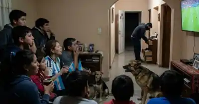 Mirando el partido de Argentina, un ladrón entró a su casa y lo que pasó después es escalofriante