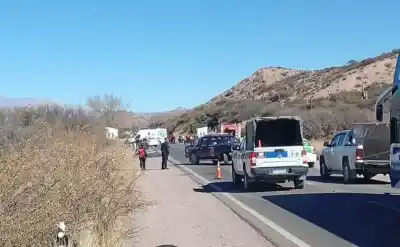 Dos motociclistas murieron en un choque múltiple en Ruta 9: el conductor del auto terminó hospitalizado