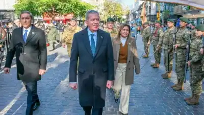 En el 210° aniversario de la Independencia, la intendente y el secretario reclamaron más federalismo