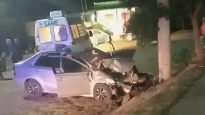 Chocó contra un poste con su expareja y su bebé a bordo: la Justicia le negó la libertad