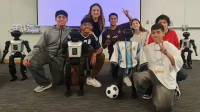 Dos estudiantes salteños crearon un robot que les dio el primer puesto en el Mundial de Robótica