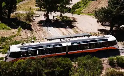 Tren Solar de la Quebrada lanza el Tren del Vino: un viaje con degustaciones de altura