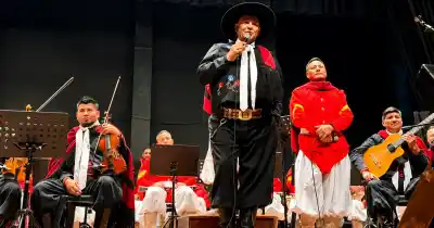 La noche que el “Quinto” celebró dos siglos de lealtad a Salta: emoción, música y un invitado de lujo