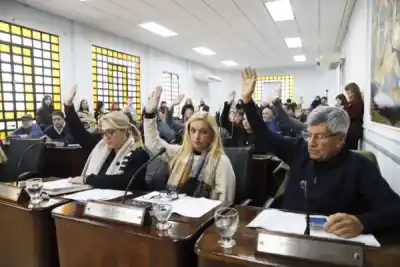 Aumentan 38 mil millones y la oposición estalla: ¿qué harán con la plata?