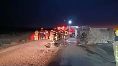 Choque fatal en la Ruta 4: el desgarrador relato del bombero que socorrió a las nenas de un equipo de fútbol
