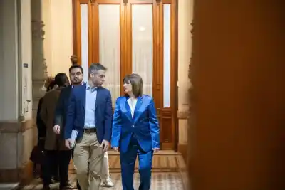 La oposición dialoguista frena las colectoras y pone en jaque la reforma electoral de La Libertad Avanza