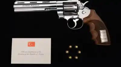 El insólito regalo de Erdogan en la cumbre de la OTAN que descolocó a los líderes mundiales
