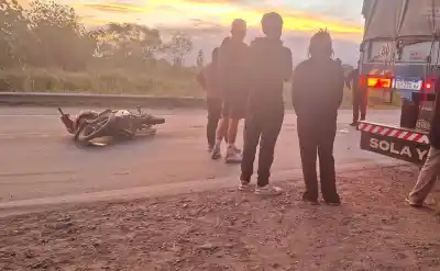 Impactante choque en Ruta 34: motociclista herida tras colisionar con un camión
