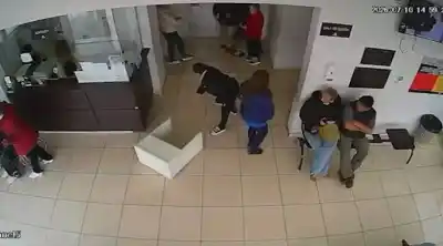 Destrozos y amenazas de muerte en un hospital de Chacabuco mientras atendían a un adolescente
