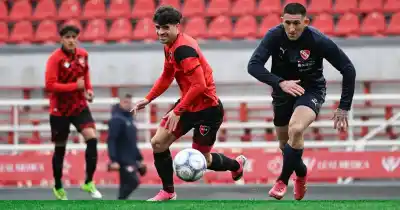 Newell’s cerró la pretemporada con una derrota en Avellaneda y ya piensa en el regreso