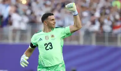 La frase viral del Dibu Martínez a Messi que enciende a los hinchas antes del duelo con Inglaterra