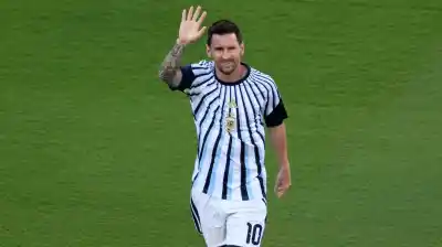 El gesto de Messi con una leyenda del fútbol que se robó todas las miradas