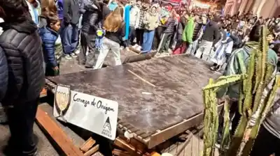 Casi una tragedia: se derrumbó una pérgola mientras festejaban el triunfo de la Selección en Concepción del Uruguay