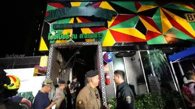 Una noche de terror en Bangkok: el incendio de un pub dejó 27 muertos y decenas de heridos