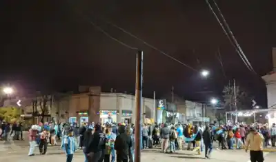 Festejos por la Selección en Bragado: destrozaron un semáforo y dañaron un vehículo municipal