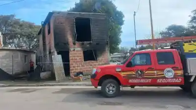 Incendio fatal en El Alto: un hombre murió calcinado y una mujer fue rescatada de milagro