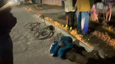 Choque en Añatuya: ciclista con fractura de clavícula tras impactar contra una moto