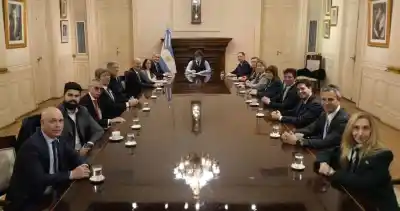 Milei reúne a sus legisladores en la Rosada: el plan para reformar el Banco Central y la sorpresa mundialista