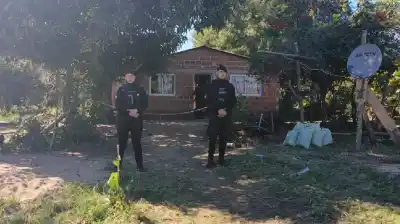 Hallaron muerto a un nene de 8 años en Misiones: su madre está internada con cortes en el cuello