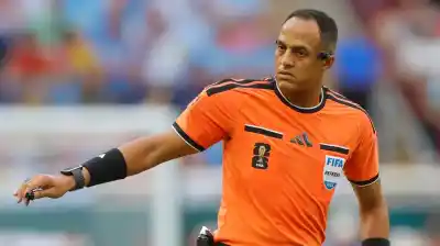 La FIFA eligió al juez para Argentina vs. Inglaterra: ¿quién es y qué historial tiene con la Selección?