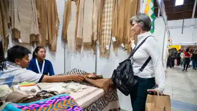Vuelve el alma de Catamarca: la Fiesta del Poncho abre sus pabellones con lo mejor de la artesanía local