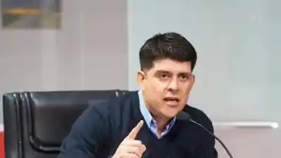 Caos en Pozo El Mistol: un vecino cayó en una zanja y el concejal apunta contra el municipio