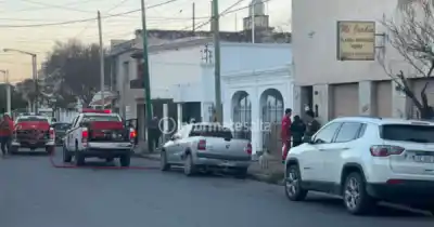 Un adolescente quedó atrapado en una vivienda en llamas: el dramático rescate en pleno centro