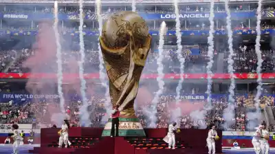 Tom Cruise, Robbie Williams y una polémica figura de internet: el show que promete romperla antes de la final del Mundial 2026
