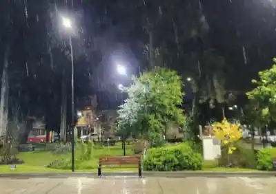 Un Amanecer Histórico en Monteros: Nieve Sorprende a la Ciudad