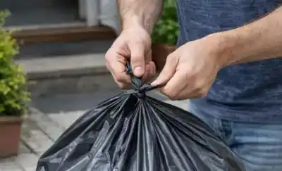 Alerta en Santa Rosa: falsos empleados del Emhsu venden bolsas de residuos puerta a puerta