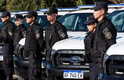 El nuevo aumento a la Policía bonaerense que Kicillof replica de docentes y estatales
