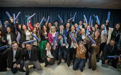 La UNaB sumó 45 nuevos profesionales y alcanzó un récord histórico de egresados