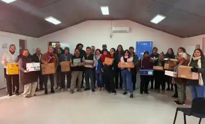 Entregaron 400 gallinas ponedoras a familias rurales: el detalle del programa que busca cambiar la economía hogareña