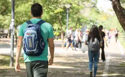 Abandonaron sus sueños: 2.000 estudiantes jujeños dejaron Córdoba por la crisis