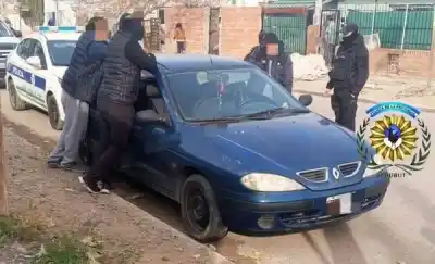 Se cruzaron delante de un camión para asaltarlo: la rápida reacción del chofer que frustró el robo